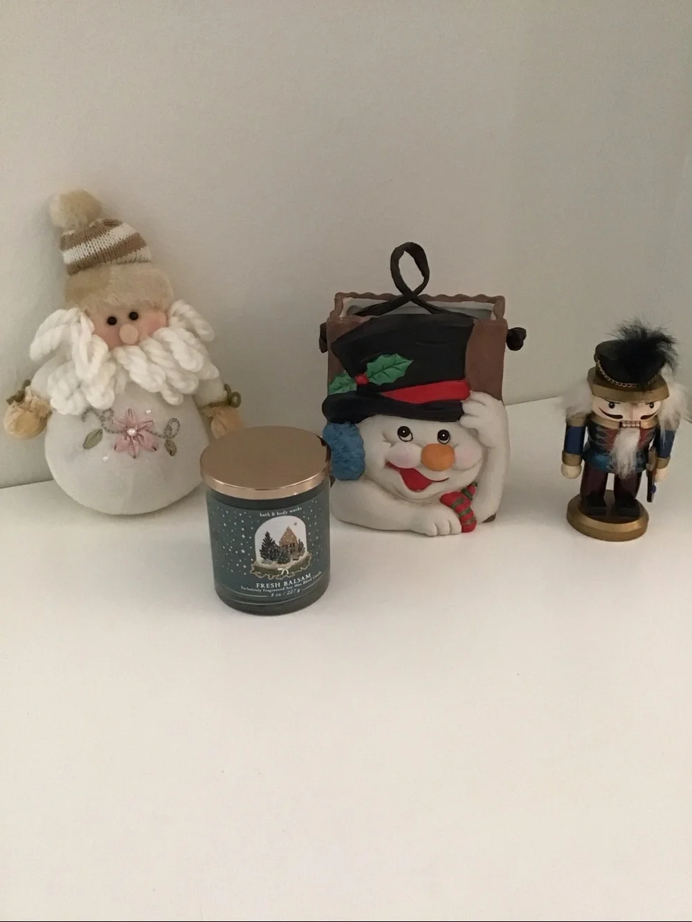 Sweet Lot of Christmas decorations, Bath & body works candle, Santa plush + more